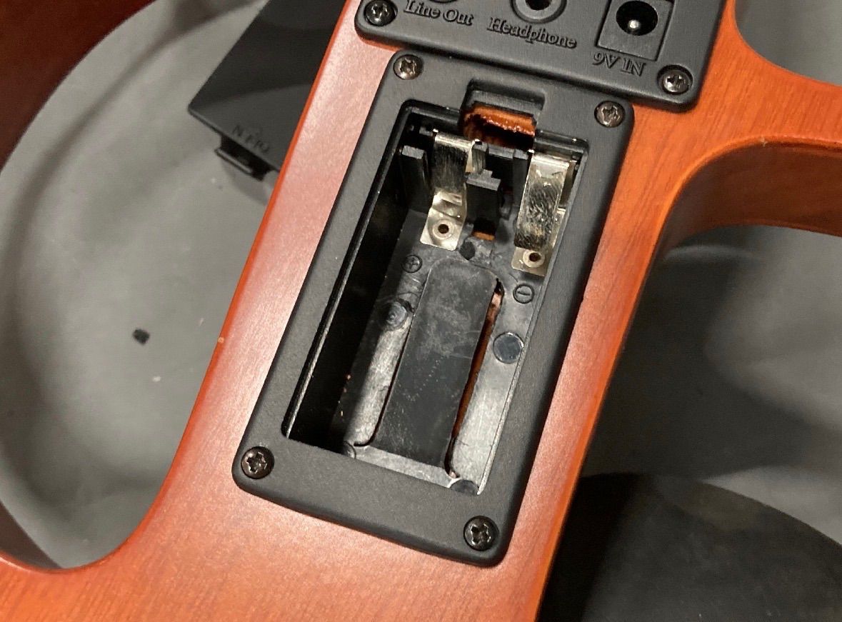 Valente エレキバイオリン EVN-37 ケース付き - メルカリ