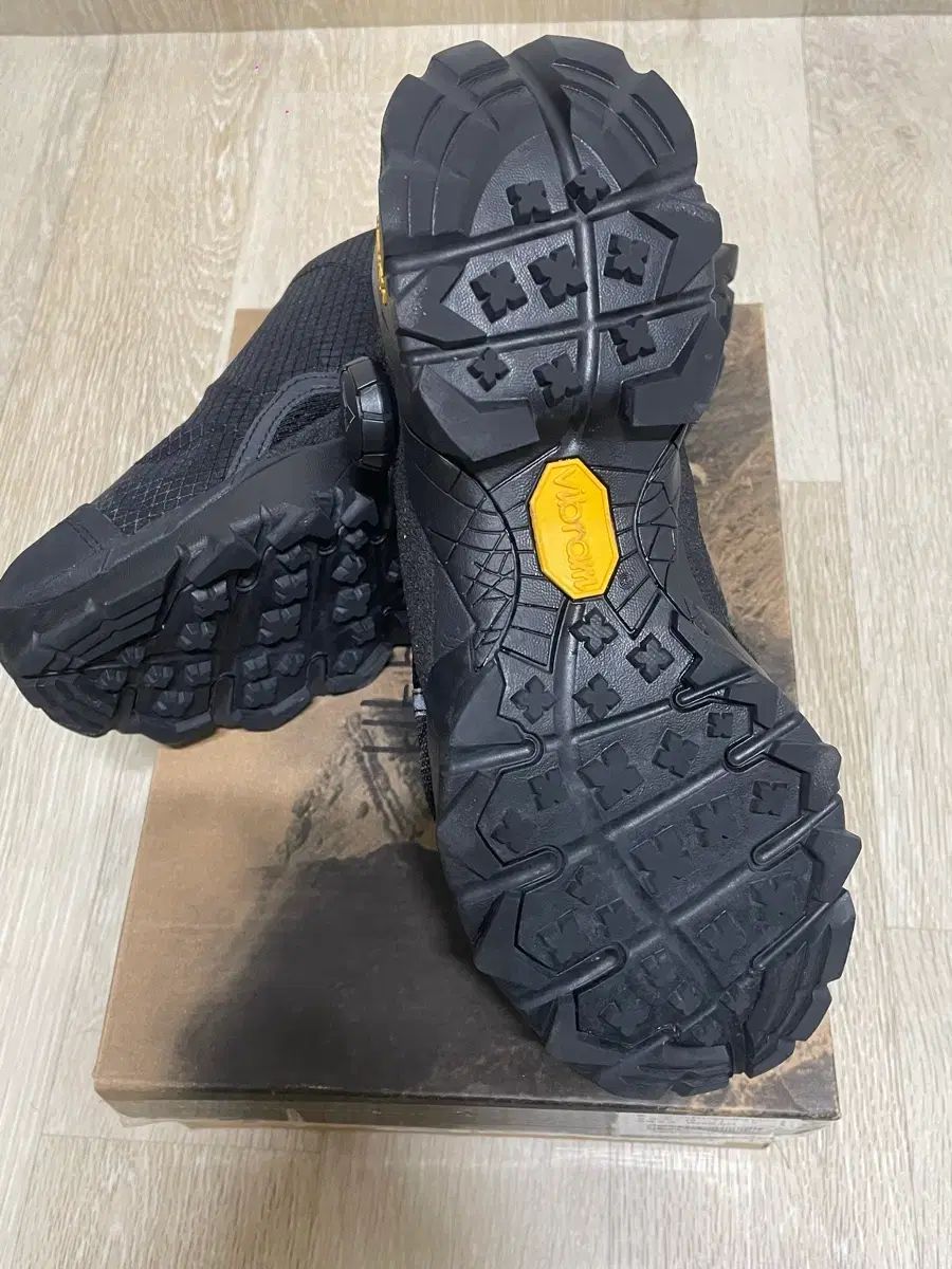 40 ROA ハイキング ミナール ブラック