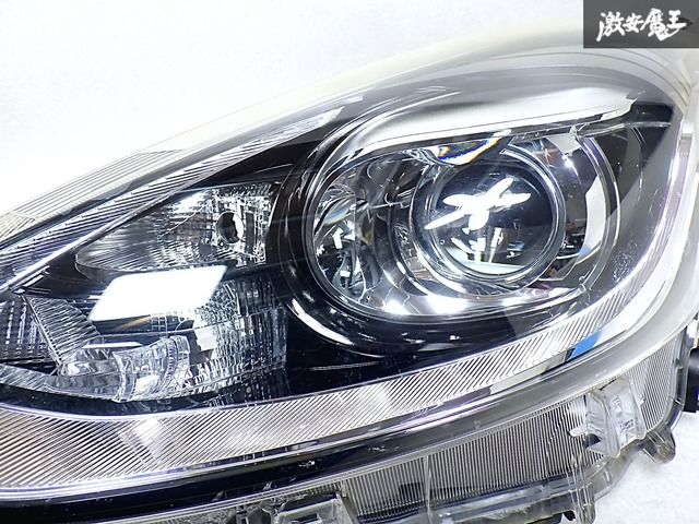 トヨタ アクア 左 ヘッドライト 後期 LED アクア NHP10 後期 左ヘッド