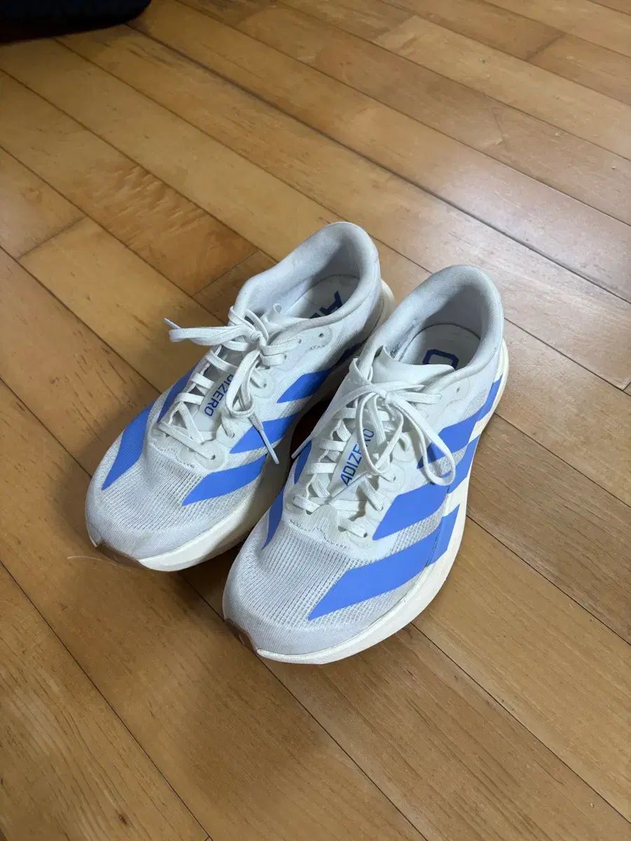 アディダス アディゼロ EVO SL スニーカー 235