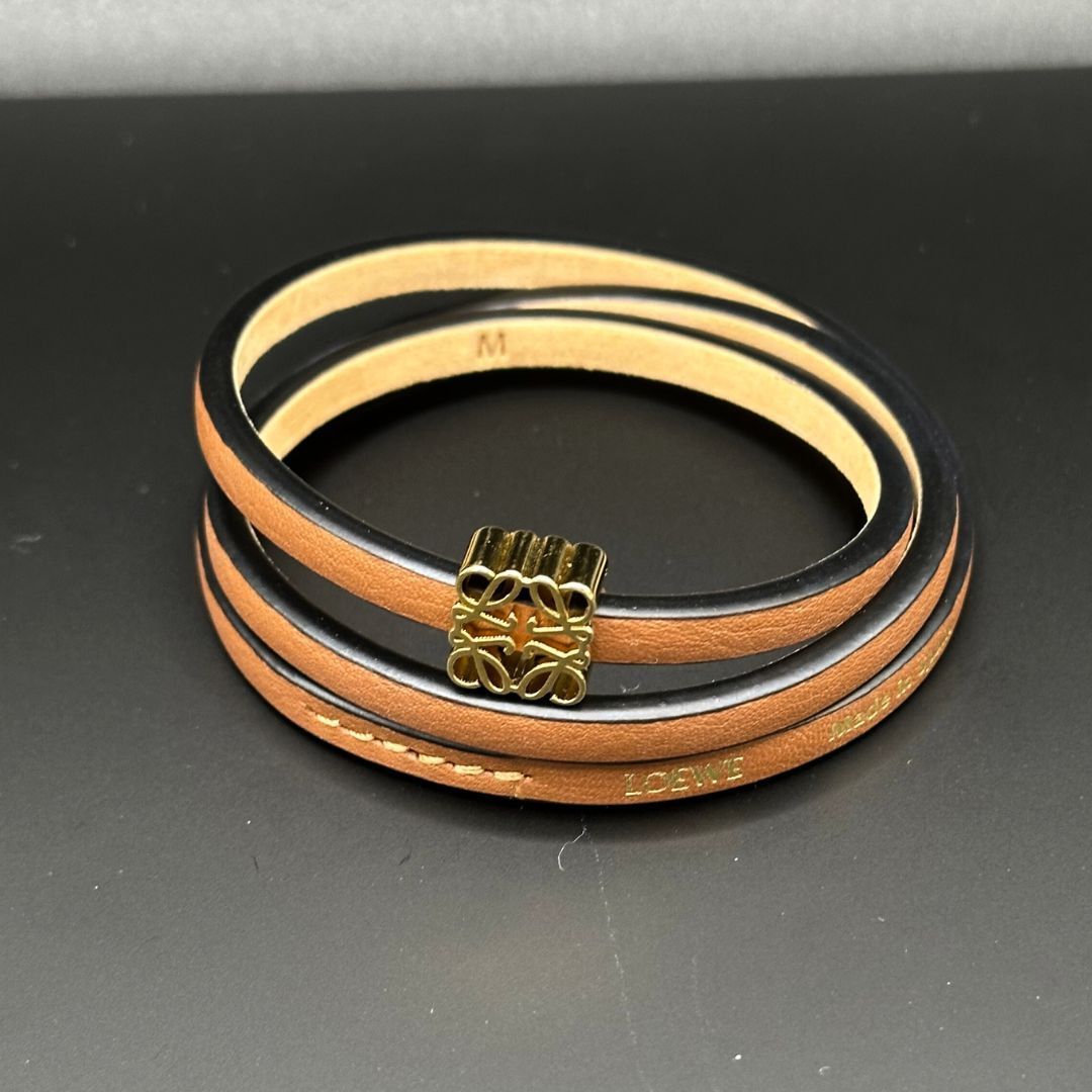 【購入証明】LOEWE ツイスト バングル カーフ アナグラム ブレスレット ギフトに最適♪】LOEWE アナグラム ツイスト バングル カーフ (LOEWE
