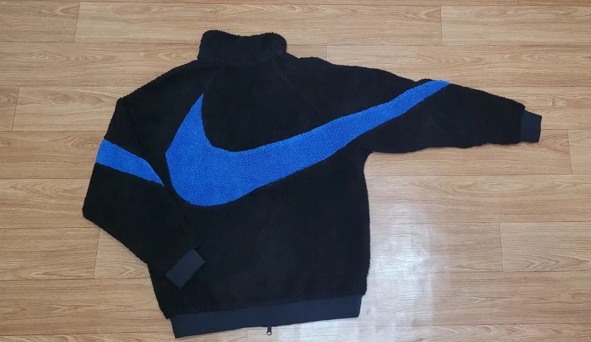 節約 L NIKE ビッグ スウッシュ リバーシブル ジャケット Amazon.co.jp