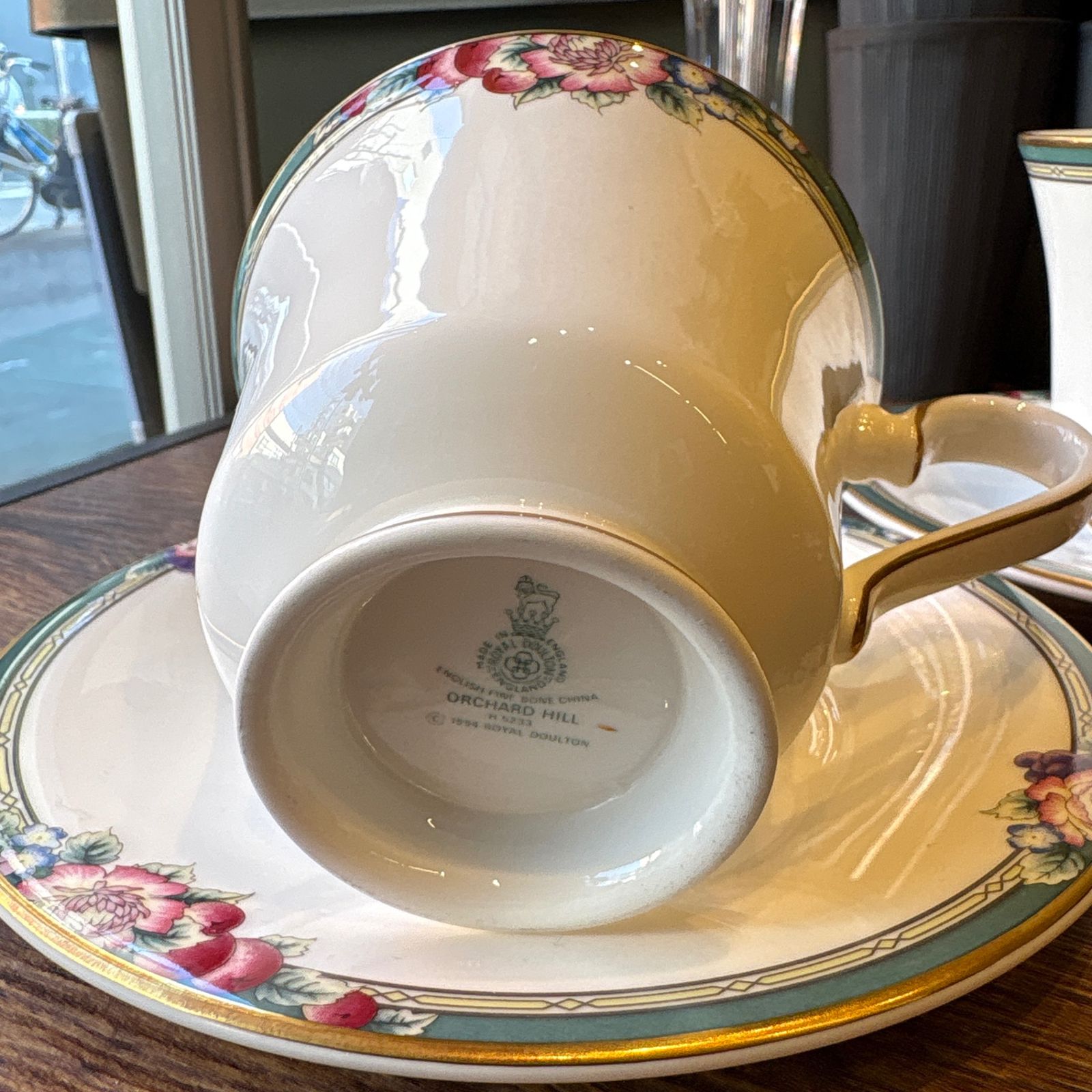 ROYAL DOULTON ロイヤルダルトン カップアンドソーサー 花 2客