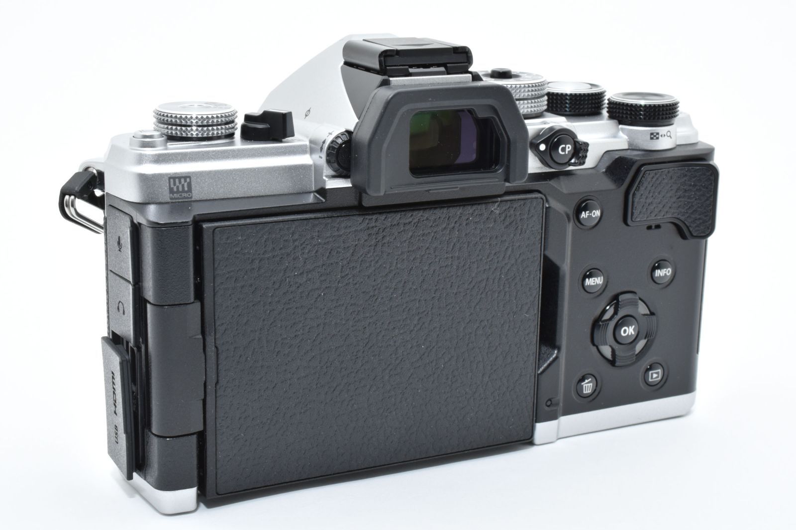  上 オーエムシステム OM SYSTEM 3 ボディ シルバー バッテリー付き ミラーレス一眼 デジタルカメラ