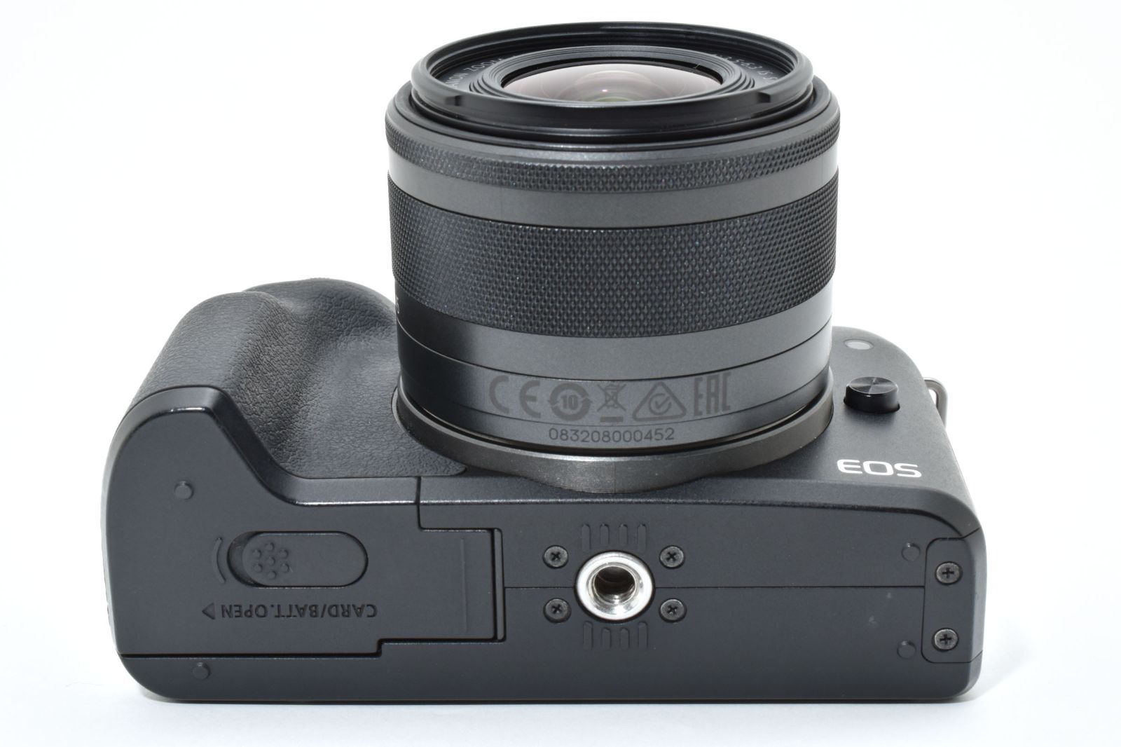  外観 上 キヤノン Canon EOS Kiss M EF 15 45 IS STM レンズキット ブラック ショット数33000回以下 ミラーレス一眼 デジタルカメラ