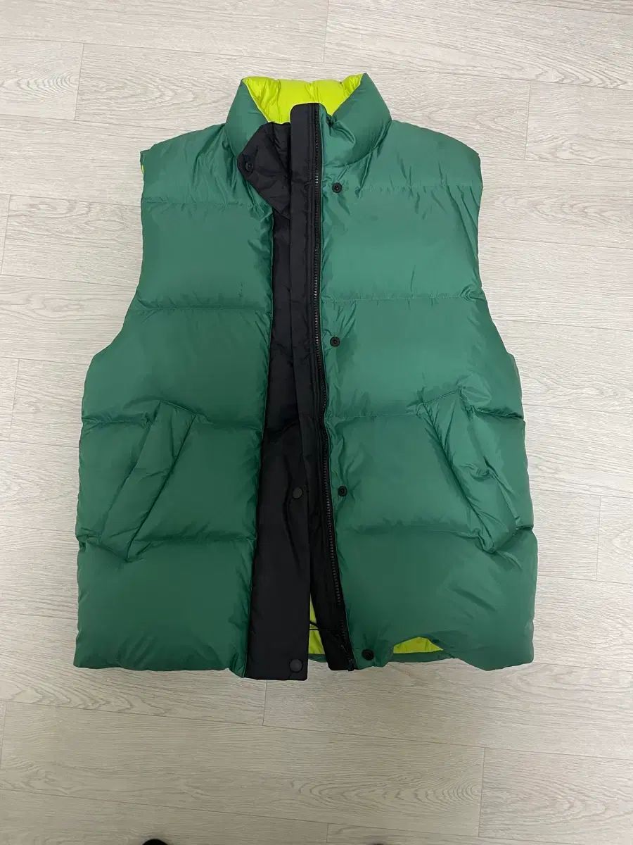 ユニクロ マルニ オーバーサイズ ダウンベスト グリーン s