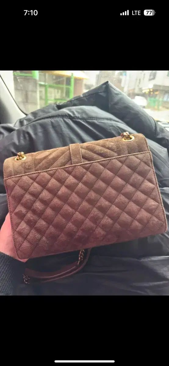 YVES SAINT LAURENT イヴ サンローラン ENVELOPE エンベロープ スウェード ゴールド Mサイズ ショルダーバッグ