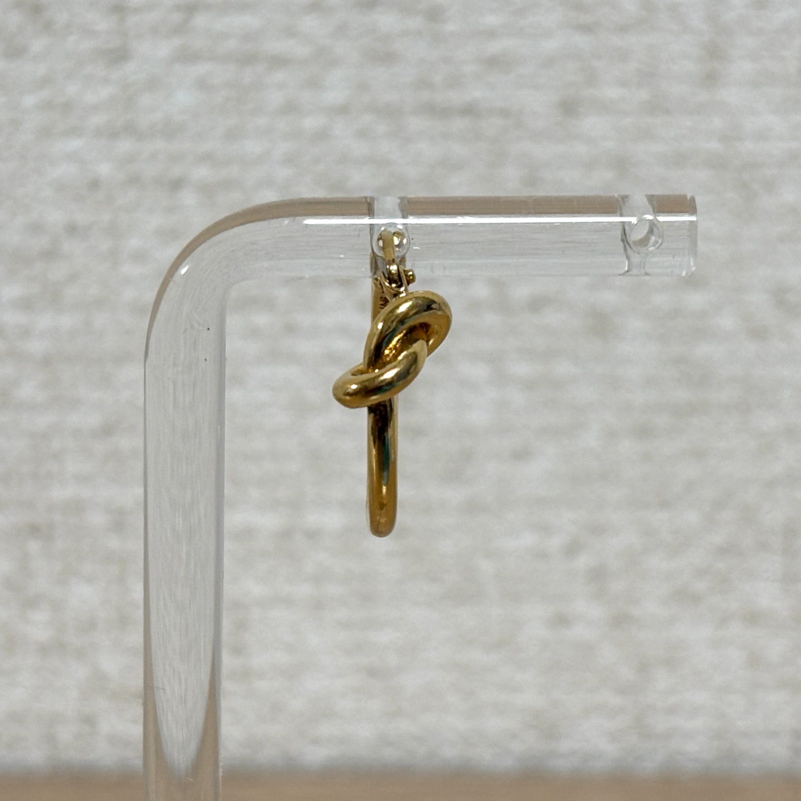 CELINE セリーヌ ノット フープ ピアス ゴールド 片 - メルカリ