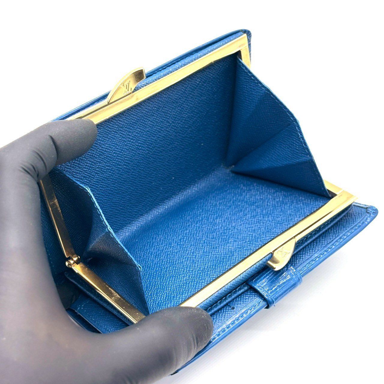 知性が香る青】 LOUIS VUITTON ルイヴィトン 二つ折り財布 エピ