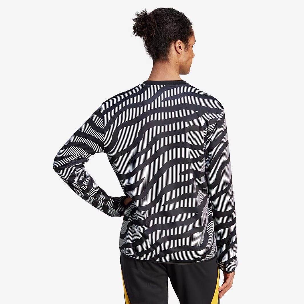 adidas ユヴェントス 23 24 プレマッチ 長袖 トップ 黒 白