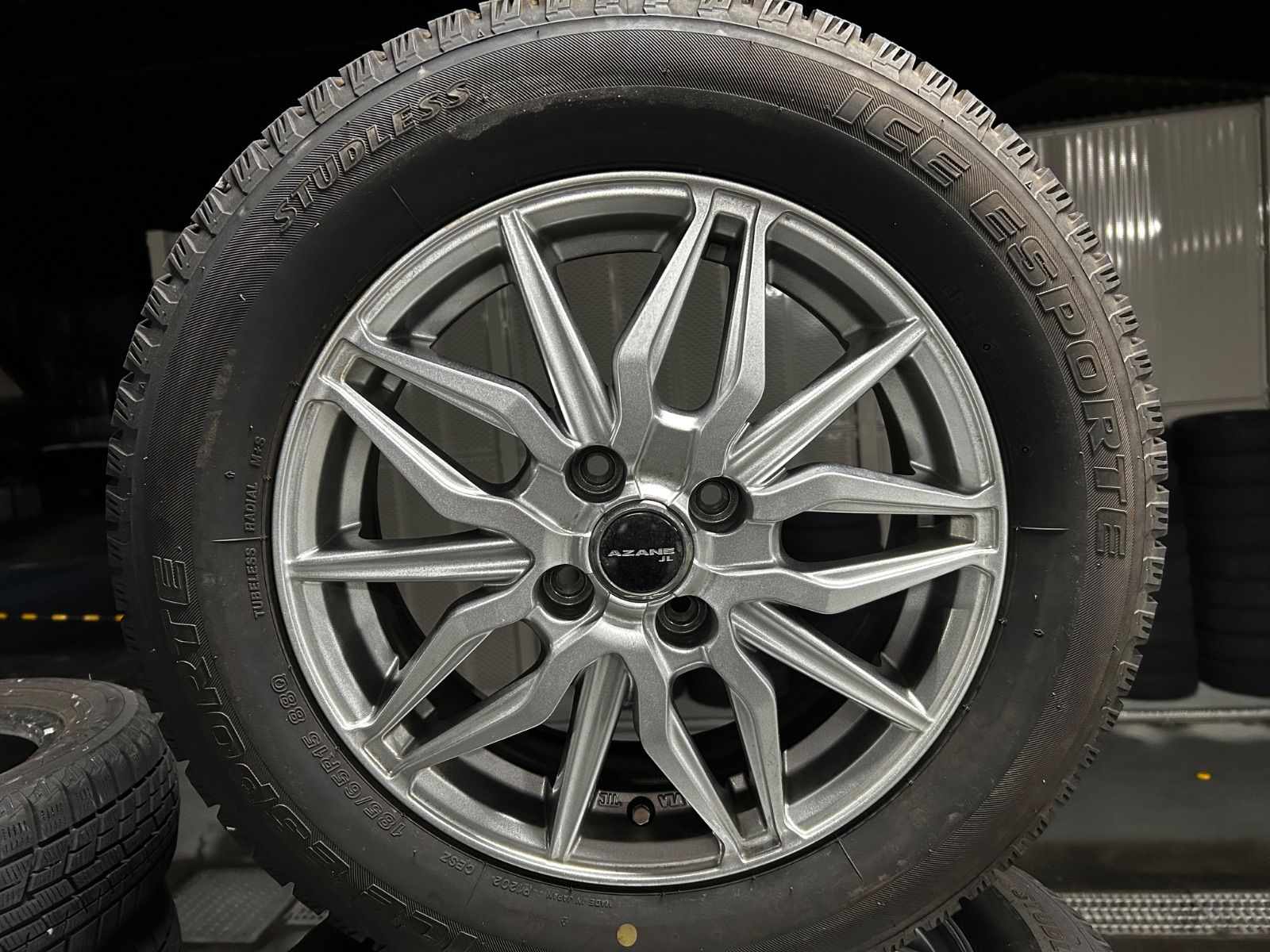 ４本セット 冬 スタッドレス タイヤ ホイール セット 185 65 R 15 アクア ノート フリード