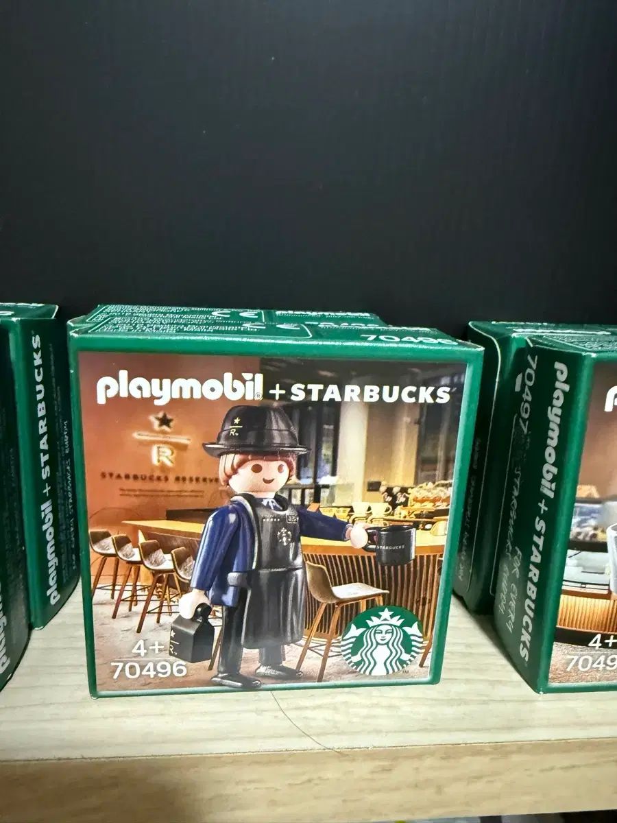 プレイモービル スターバックス 0 Jun - メルカリ コラボ 中古 フィギュア playmobil スタバ STARBUCKS 第一シリーズフィギュアセット(6体 韓国スタバ X お店バリスタ