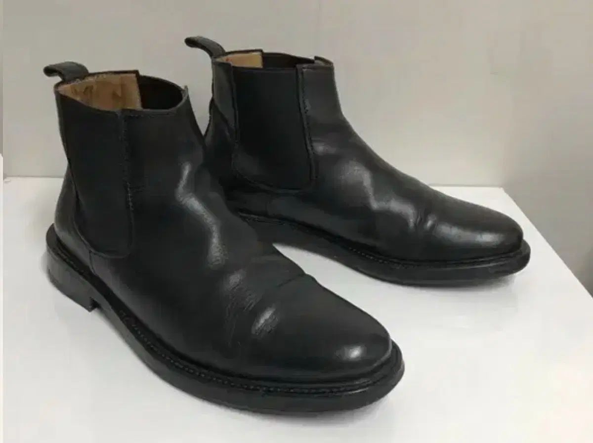 A P C アーペーセー のメンズ チェルシー ブーツ 42 270