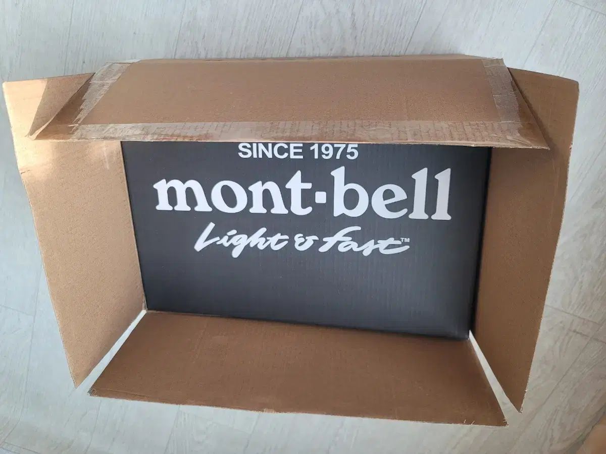  モンベル バーガンディ レディース トレッキングシューズ 230_未着用 登山靴 トレッキングシューズ アウトドアシューズ