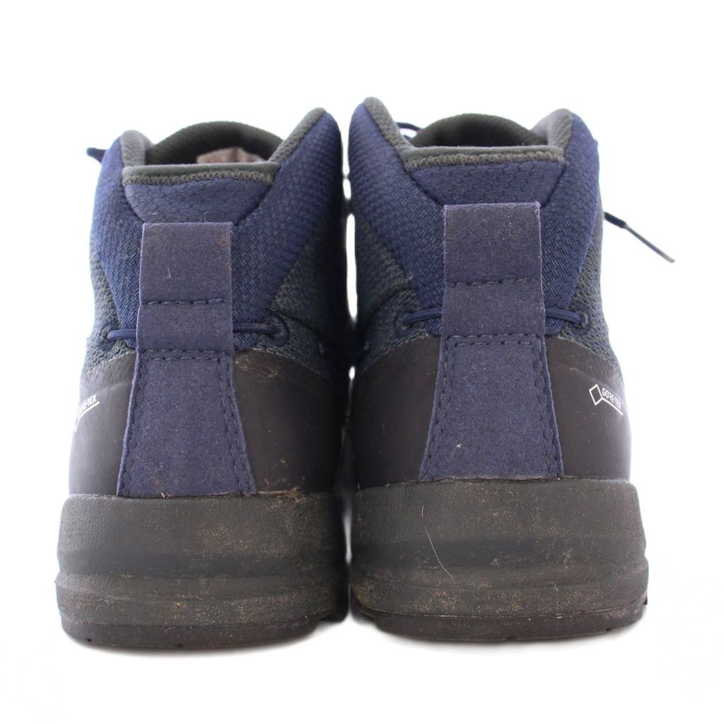 トレッキングシューズ