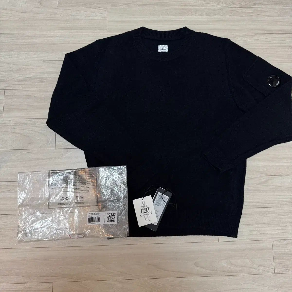 C P COMPANY シーピーカンパニー 24 fw ニットウェア クルーネック M