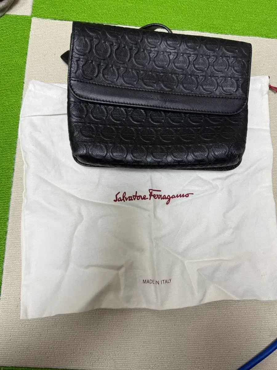 FERRAGAMO フェラガモ トラベル エンボス ウェスト ベルトバッグ