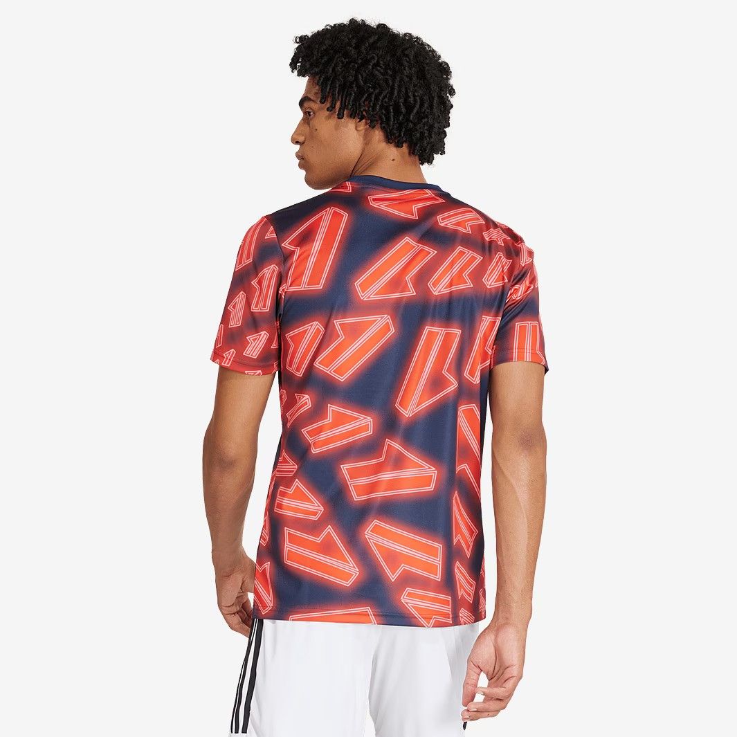 adidas ユヴェントス 23 24 プレマッチ 半袖 トップ 紺