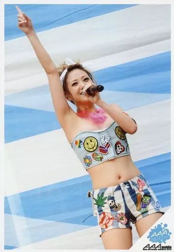 中古】生写真(女性) AAA/伊藤千晃/ライブフォト・膝上・衣装水色白