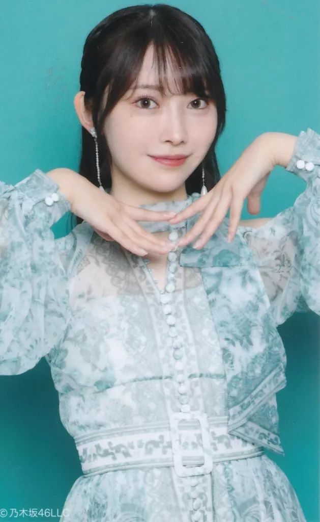 中古】生写真(乃木坂46) 乃木坂46/黒見明香/両手上げ・トレカサイズ