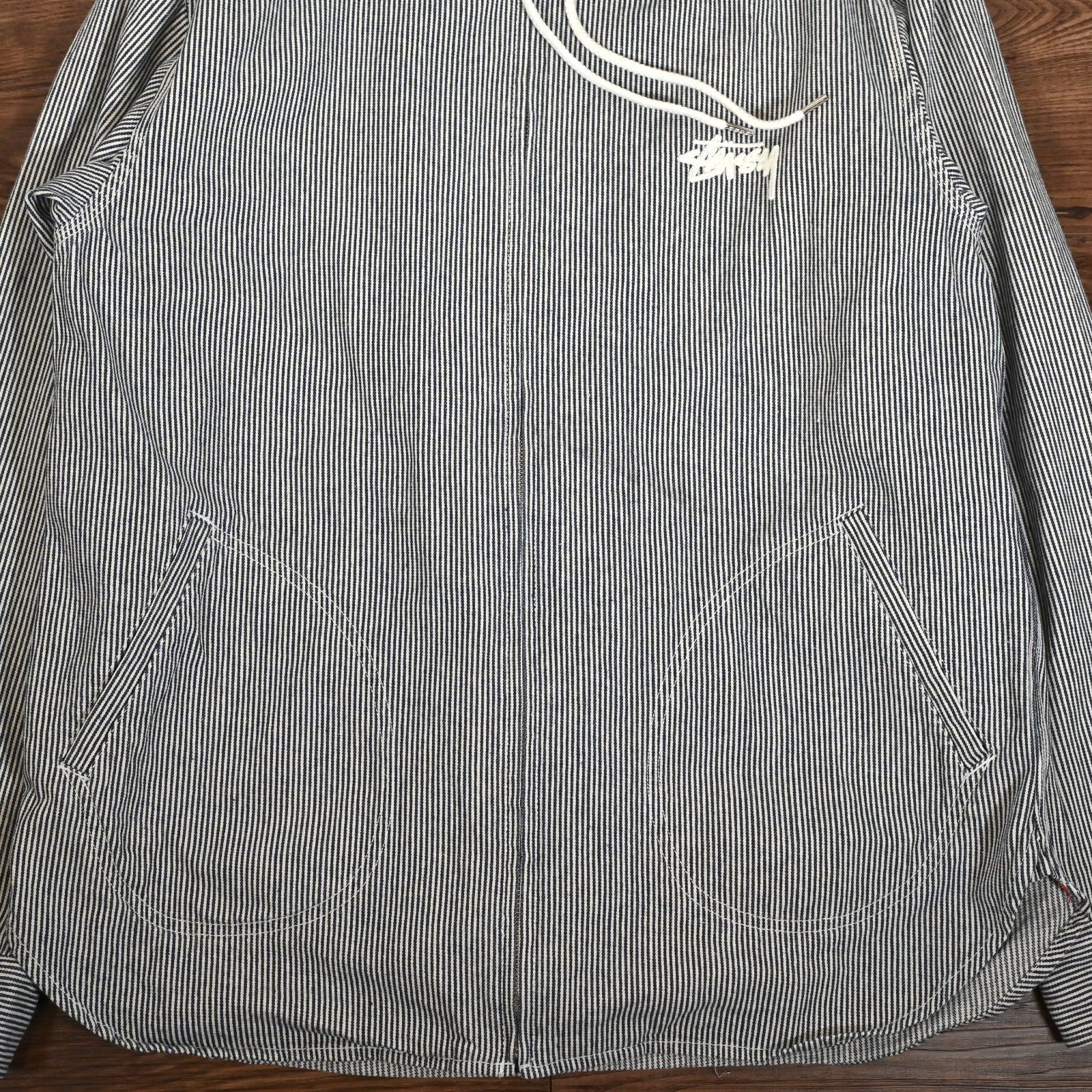 【XLサイズ】STUSSY 刺繍ロゴ入りフルジップジャケット 総柄 XLサイズ】STUSSY 刺繍ロゴ入りフルジップジャケット 総柄 XLサイズ