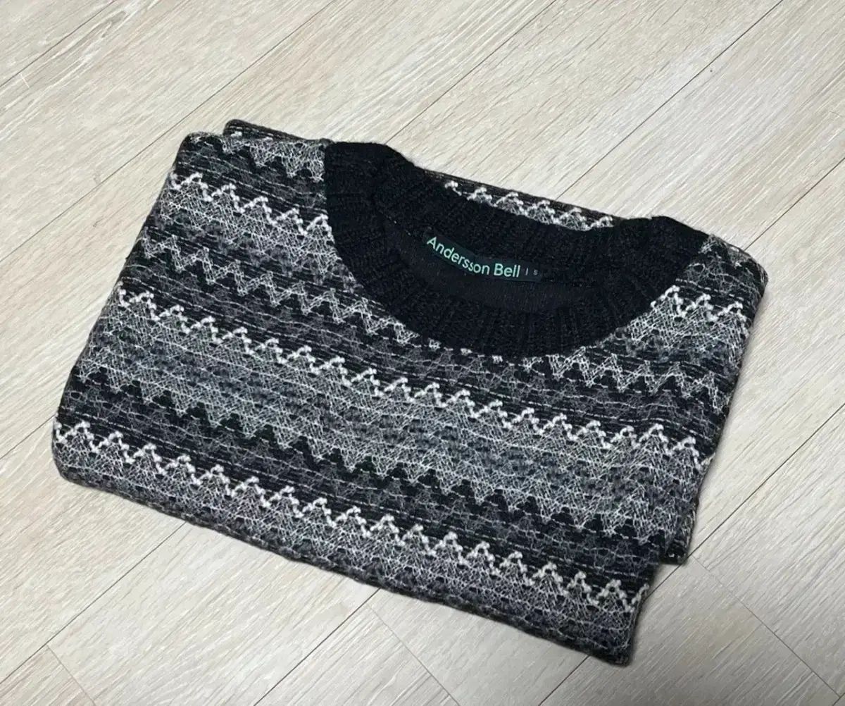 新品 アンダースンベル ニット ベスト - メルカリ