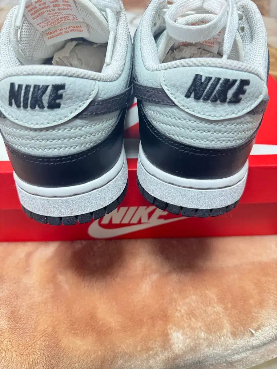 ダンクロー マスクグレー