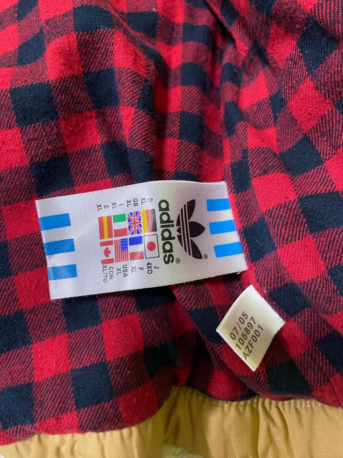 old adidas　ダウンベスト　フェザー　リップストップ　刺繍　裏地チェック old adidas ダウンベスト フェザー リップストップ 刺繍 裏地チェック