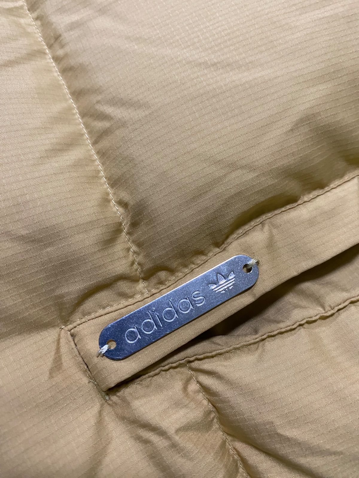 old adidas　ダウンベスト　フェザー　リップストップ　刺繍　裏地チェック old adidas ダウンベスト フェザー リップストップ 刺繍 裏地チェック