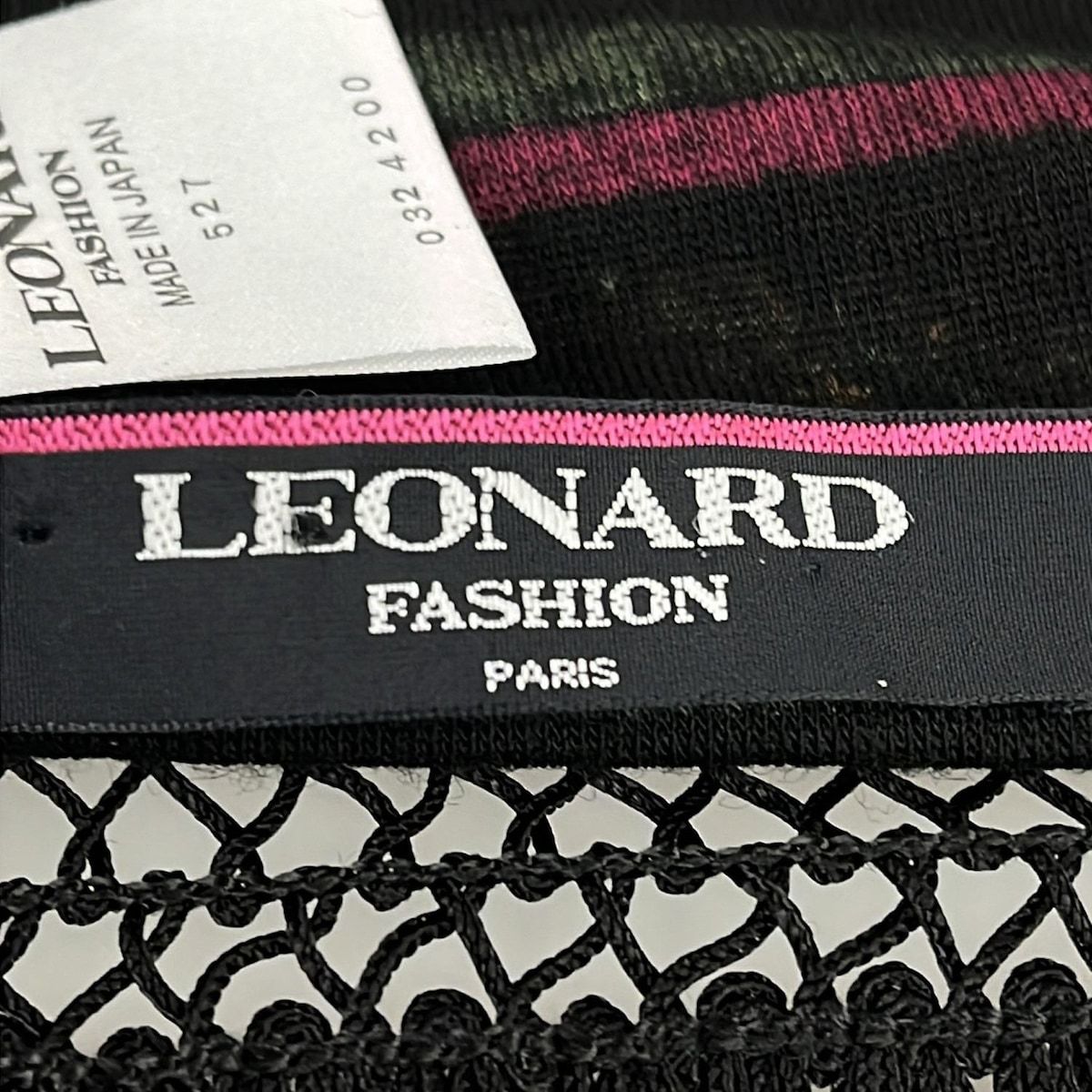 LEONARD(レオナール) ストール(ショール)美品 - 黒×グリーン×マルチ 花