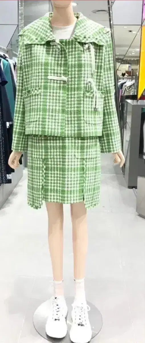 ラッキーシュエトゥ ツイード セットアップ