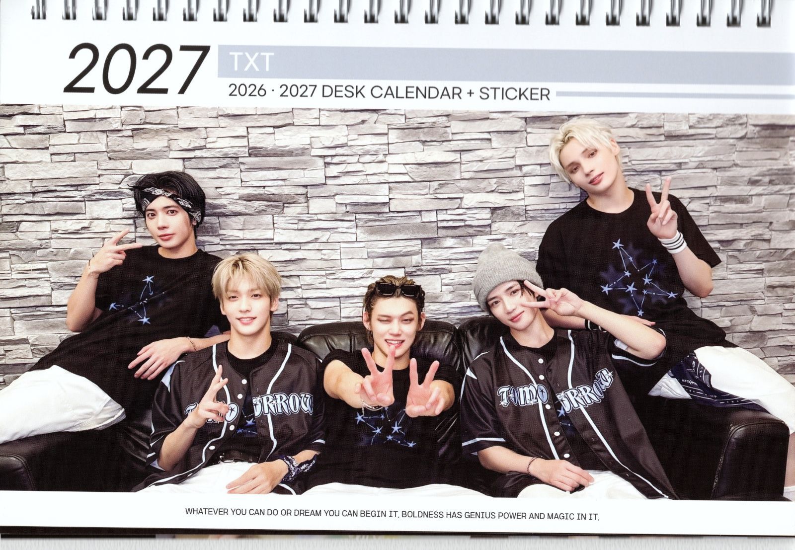 TXT TOMORROW X TOGETHER トゥモローバイトゥゲザー グッズ 卓上