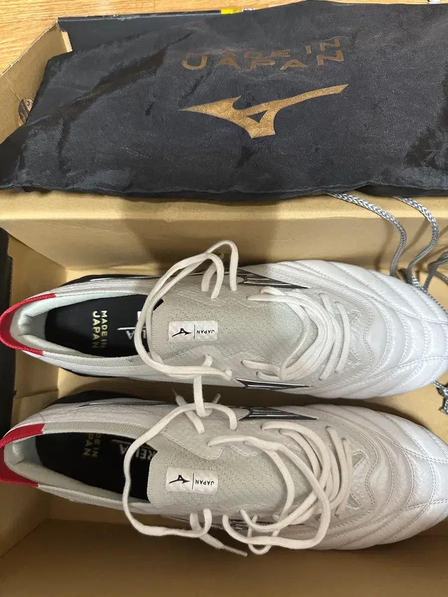 mizuno モレリア NEO₄ ベータ JPN 280 mm