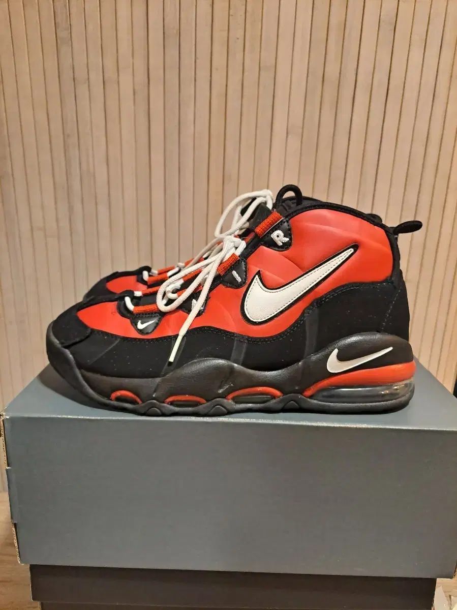 ナイキ エア マックス アップテンポ95 ブルズ アウェー 黒赤 スニーカー 280