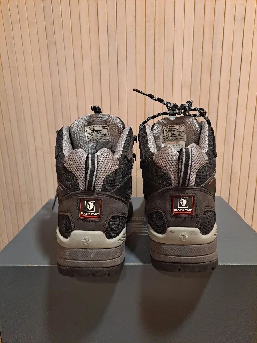 ブラックヤク ゴアテックス