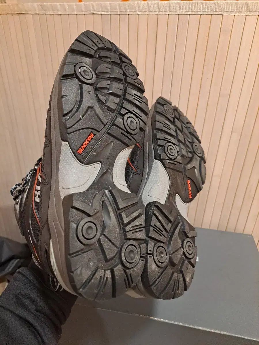  BLACK YAK ブラックヤク ゴアテックス GORE-TEX トレッキング 登山靴 登山靴 トレッキングシューズ アウトドアシューズ