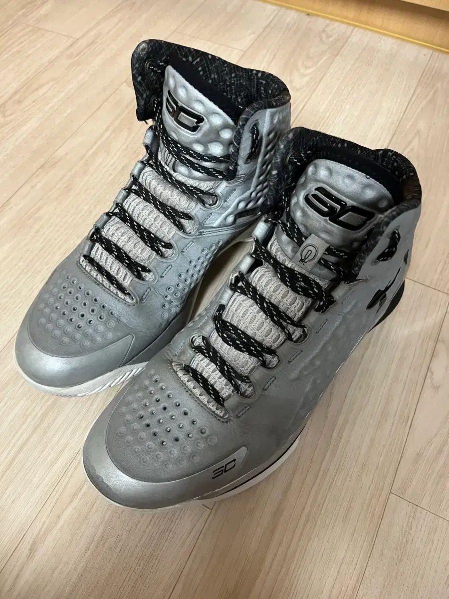 アンダーアーマー カリー1 メタリック シルバー 265