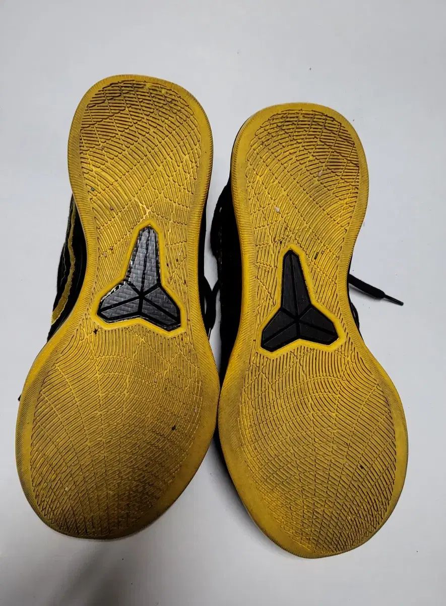  ナイキ コービー マンバ バスケシューズ ブラック イェロー シューズ(男性用) バスケットボール