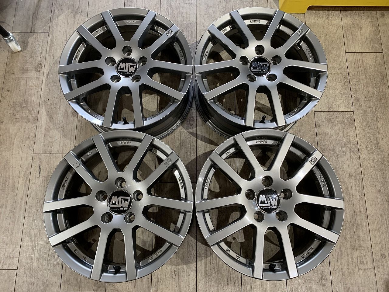 2412005 OZ MSW スポークホイール 16インチ 7 J 48 PCD 112 5 H 57 mm フォルクスワーゲン ベンツ 等