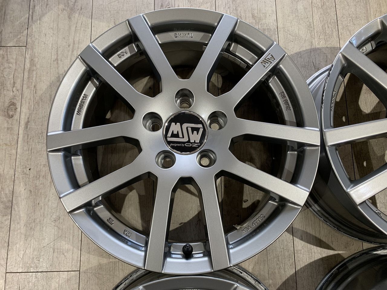 2412005 OZ MSW スポークホイール 16インチ 7 J 48 PCD 112 5 H 57 mm フォルクスワーゲン ベンツ 等