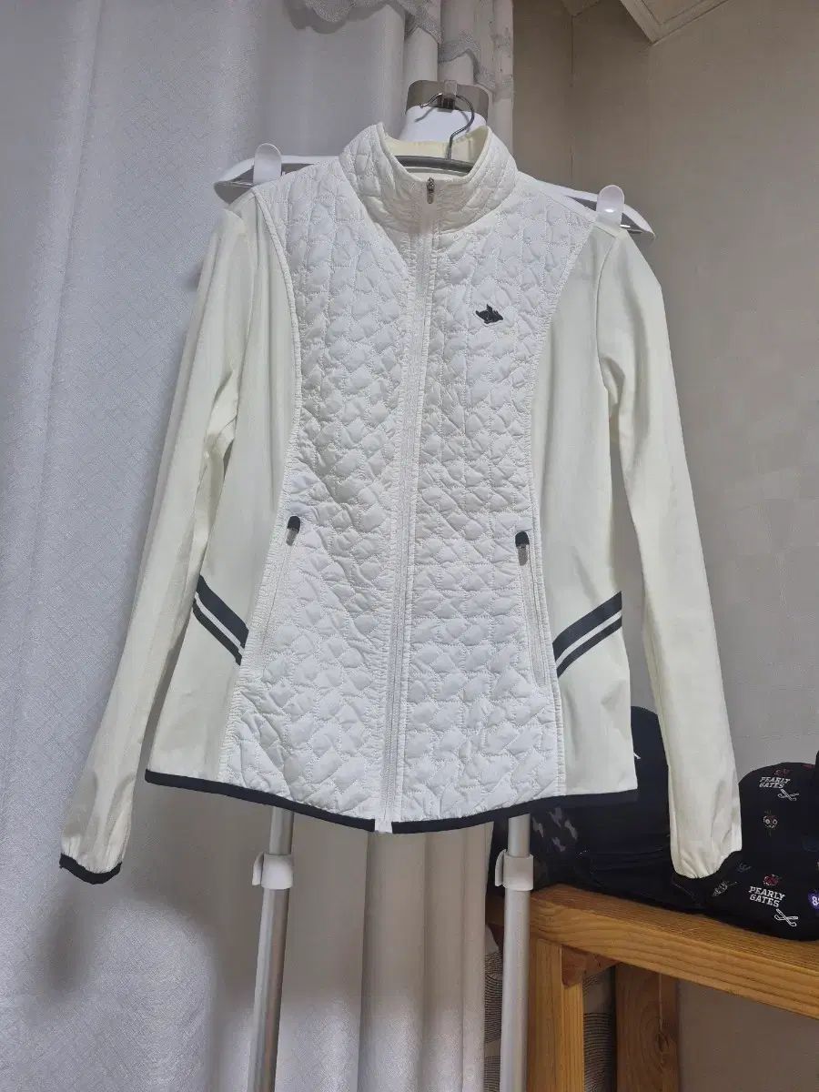 フェアリーゲイツ 白 キルティング アウター