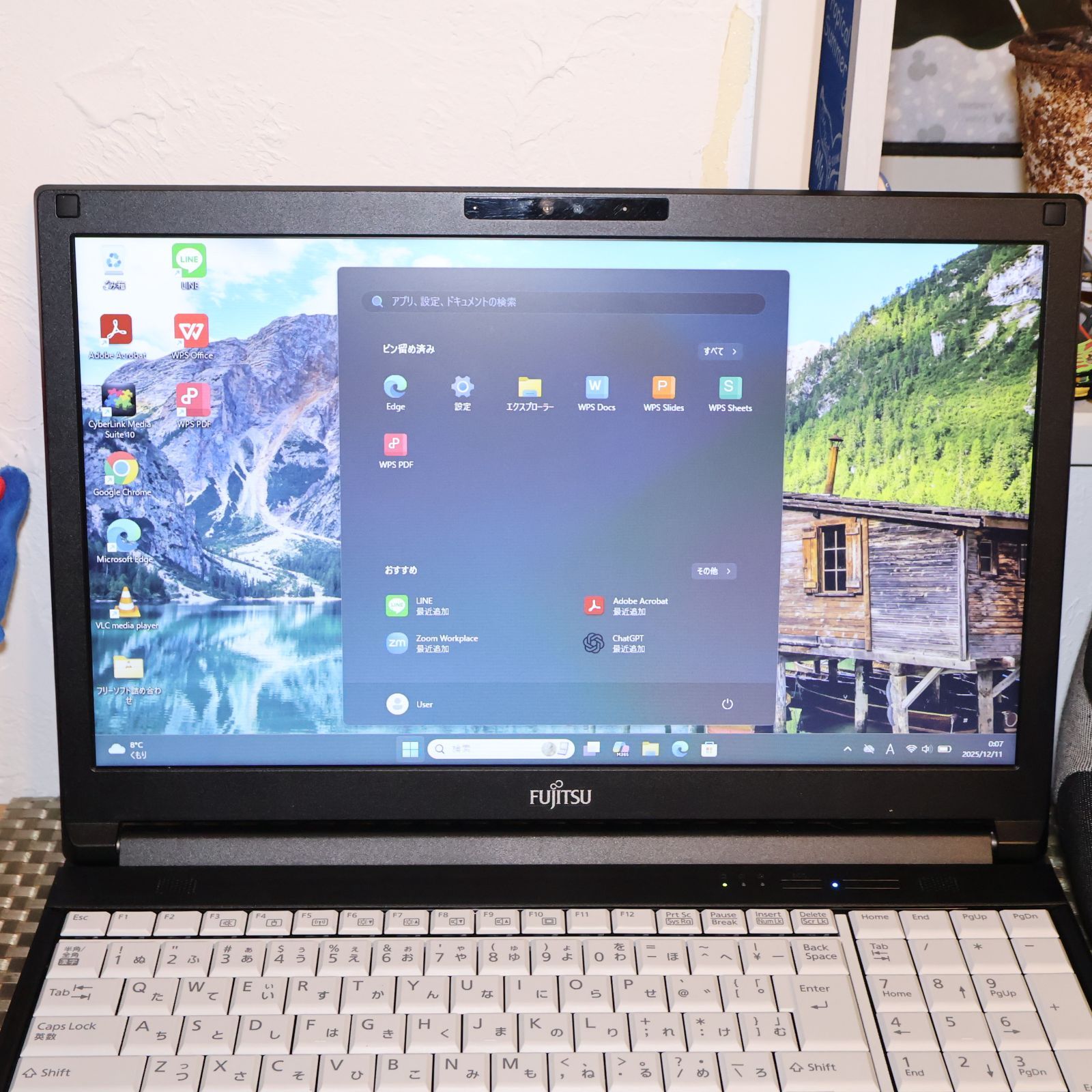 Win11公式対応10世代i3/メ8/新品SSD/DVD/無線/カメラ/HDMI - メルカリ