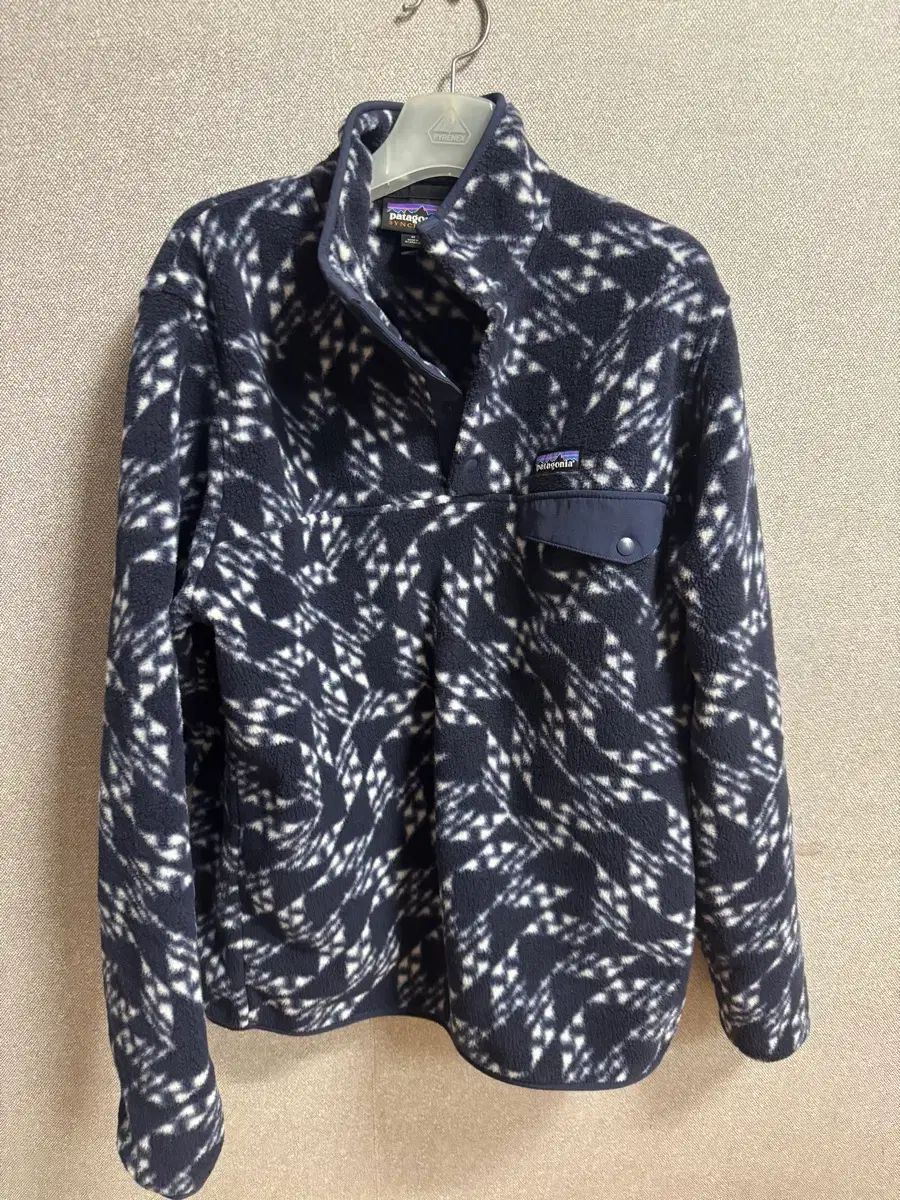 Patagonia パタゴニア フリース ネイビー パターン M
