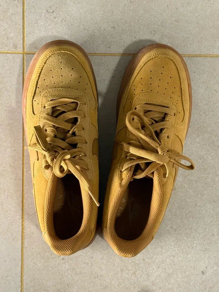 ナイキ エア フォース 1 ブラウン 240