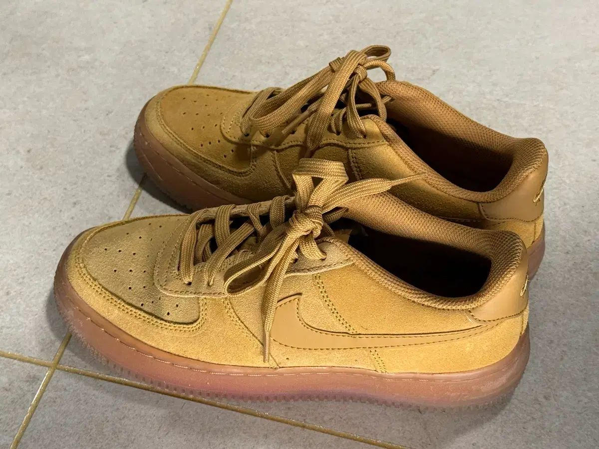 ナイキ エア フォース 1 ブラウン 240