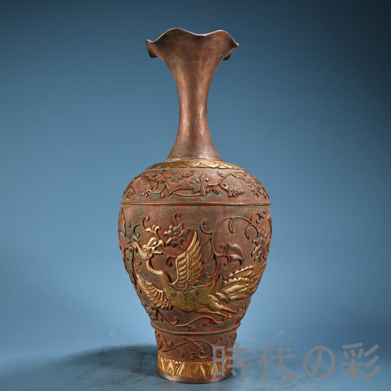 中国古美術 旧蔵 純銅 鍍金花瓶 高浮彫 鏨刻 銅器 唐物 文房置物 賞物