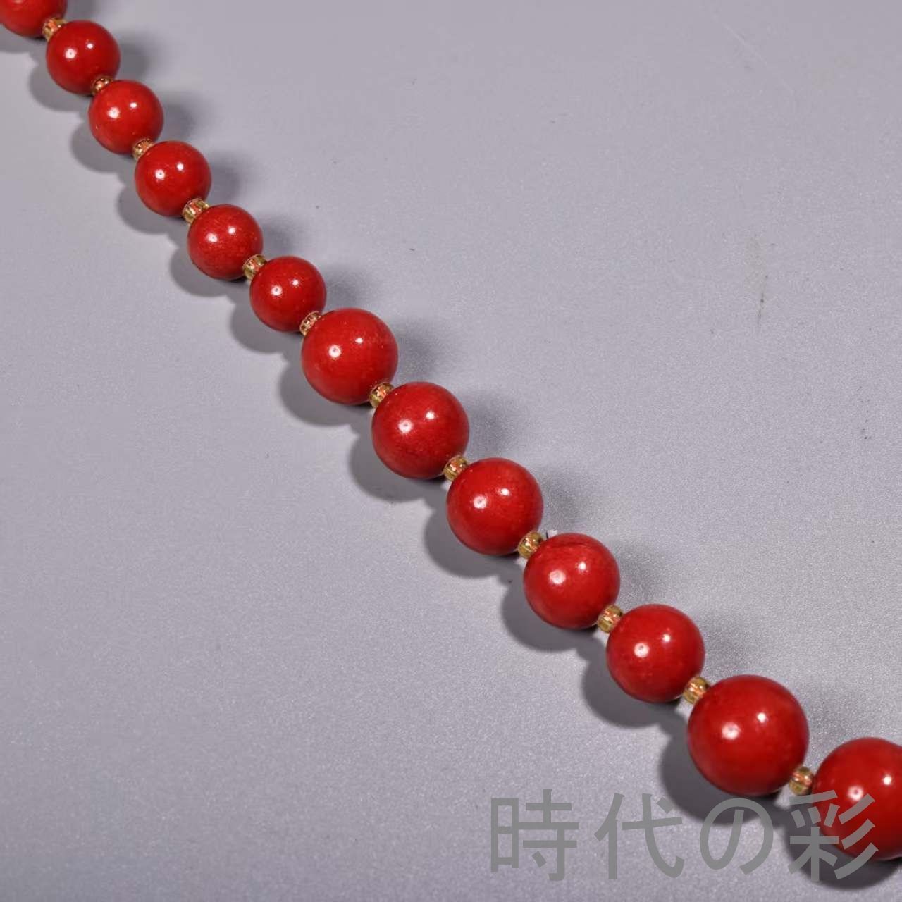 赤いサンゴのネックレス