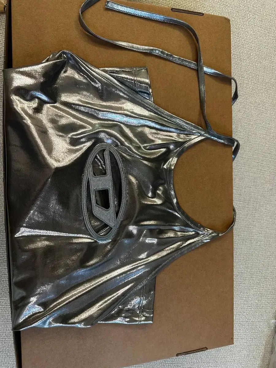 DIESEL ディーゼル メタル ビックロゴ ホルターネック トップス