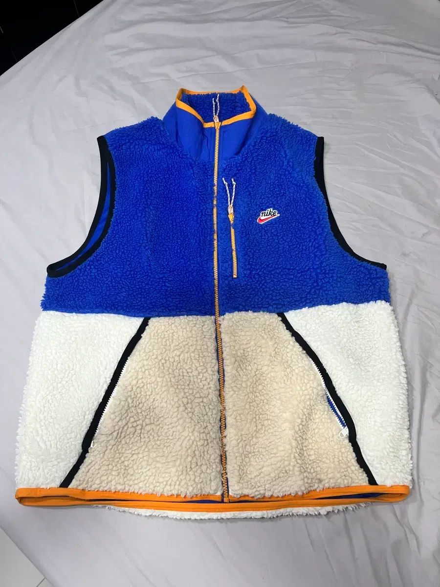 ナイキ ヘリテイジ シェルパ ベスト