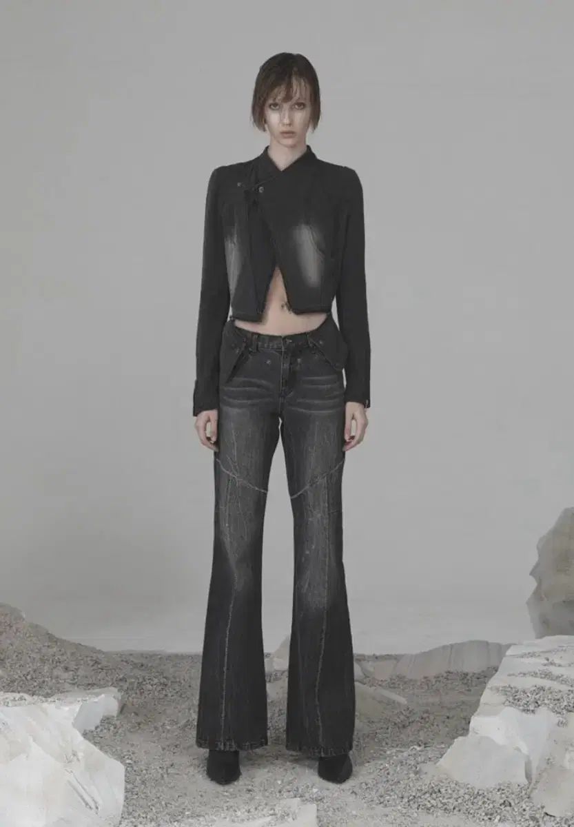 オホス crack washed denim pants チャコール